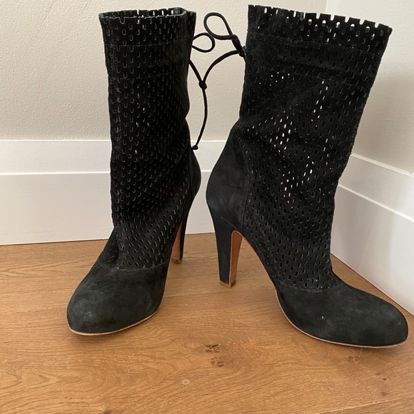 Hugo Boss  Booties size 8 - Picture 1 of 6